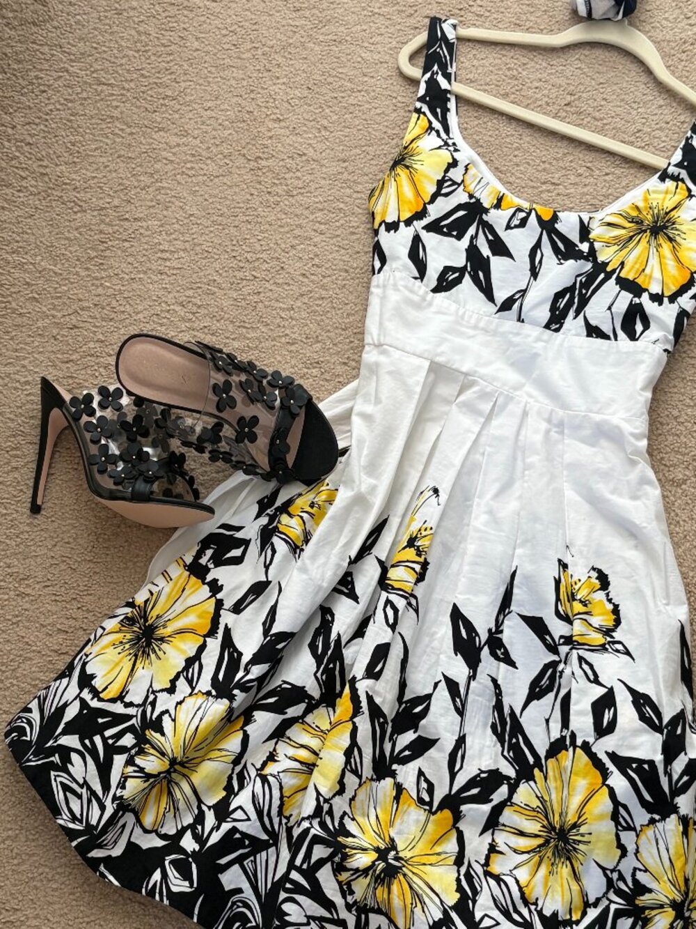 B.SMART Black white yellow Sunflower Dress - Size 10